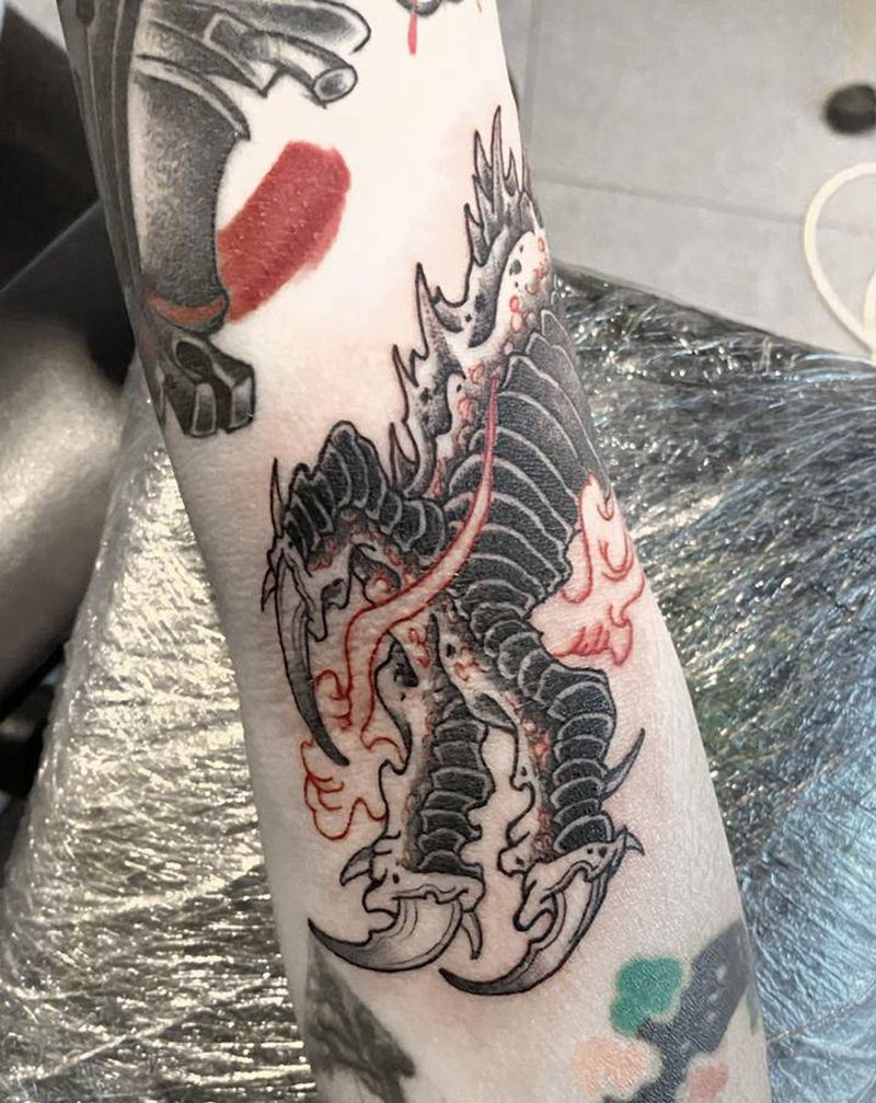 龙爪纹身图片_手臂新传统纹身图案