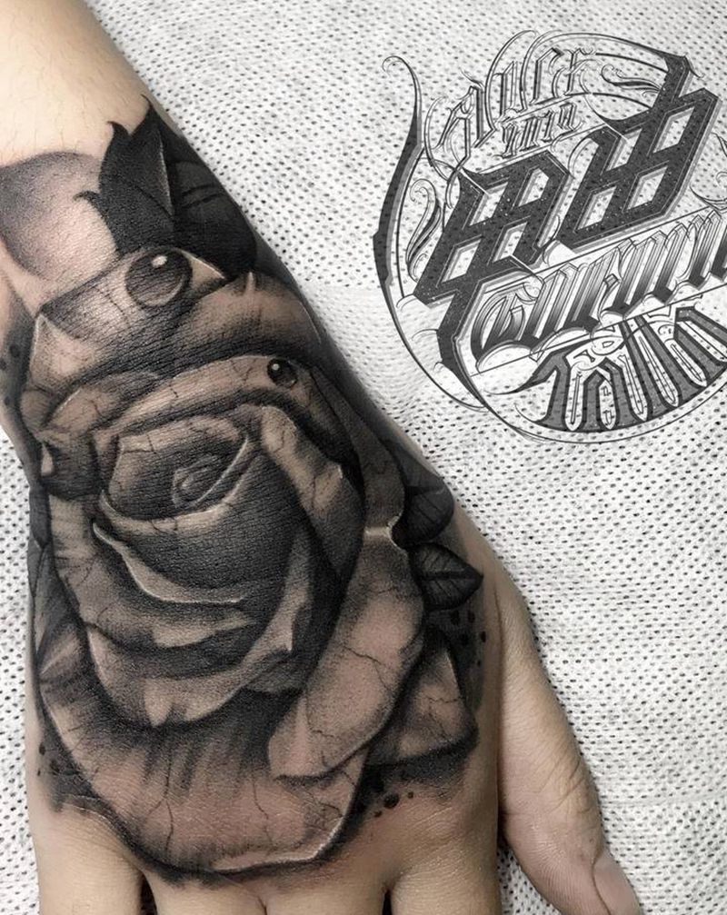 写实花拳纹身图片_手部欧美写实纹身图案
