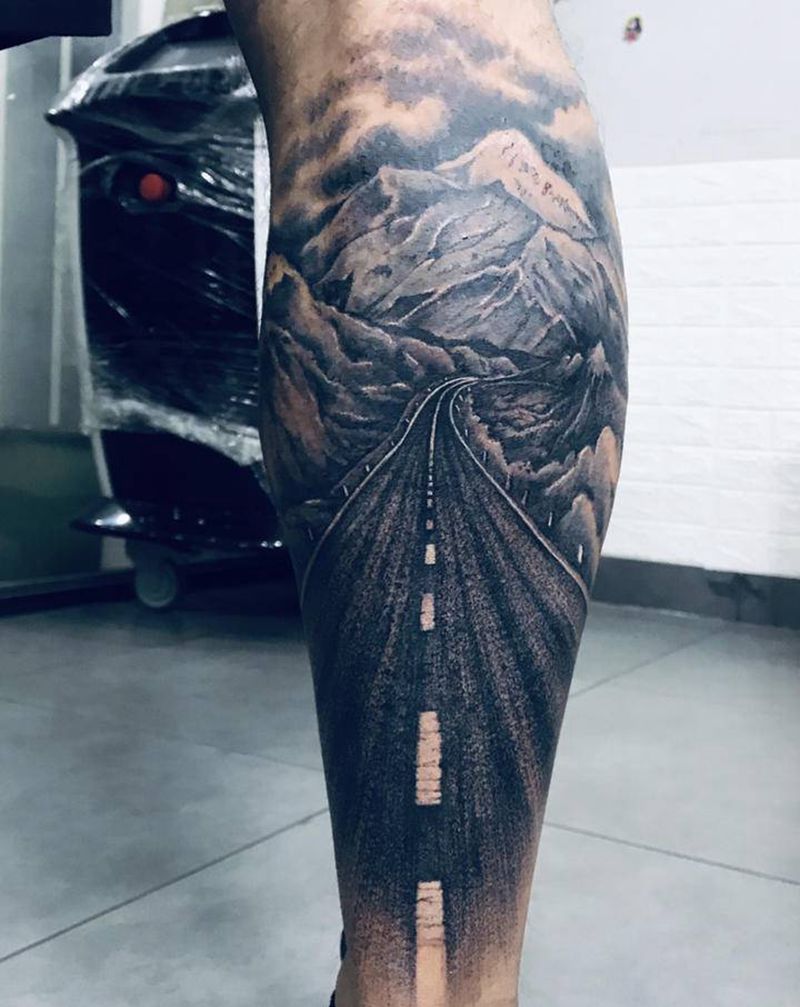 路太远纹身图片_脚部腿部纹身图案