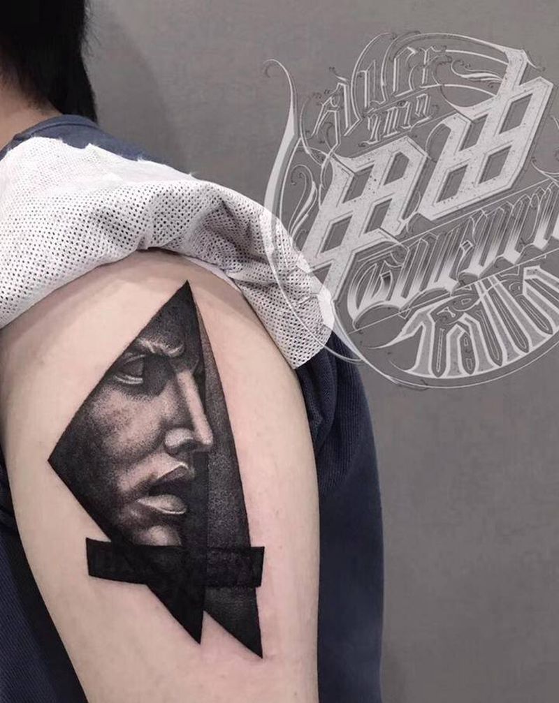 小卫纹身图片_手臂欧美写实纹身图案