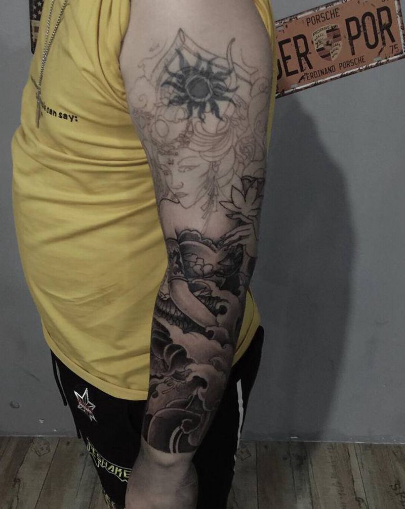 花臂龙女未完纹身图片_手部新传统纹身图案