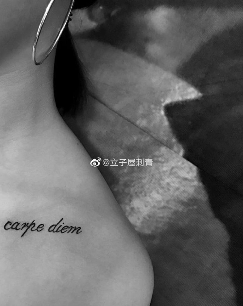 英文纹身图片_胸部纹身图案