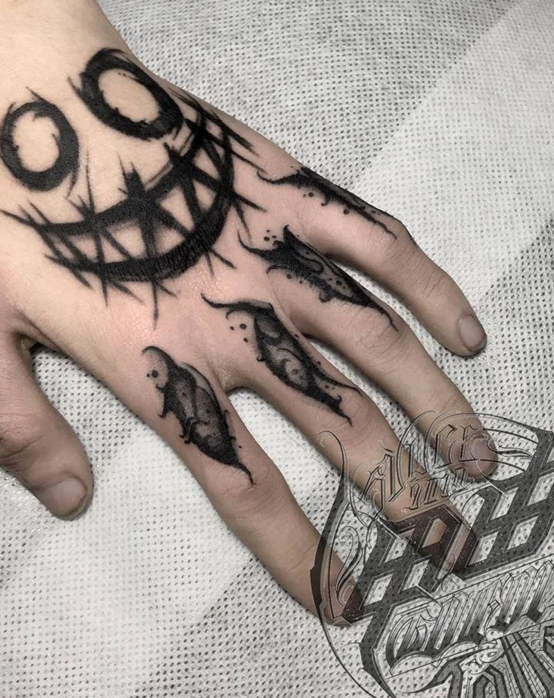新字体纹身图片_手部花体字纹身图案