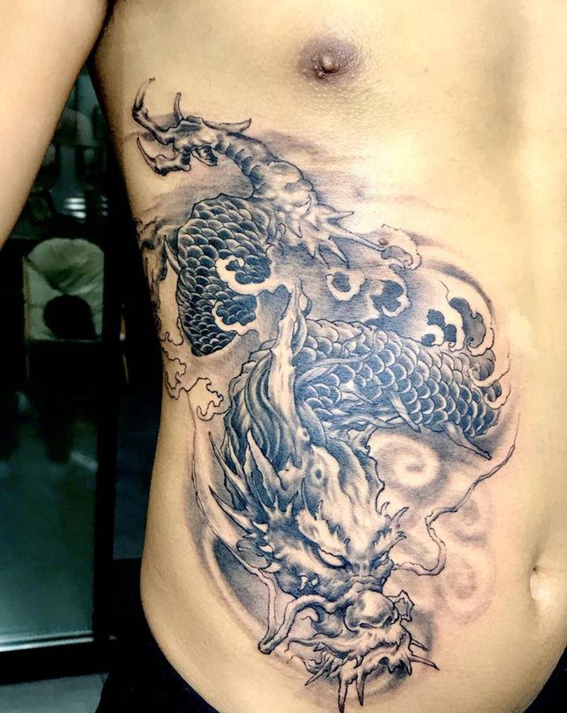 龙纹身图片_腹部胸部老传统纹身图案