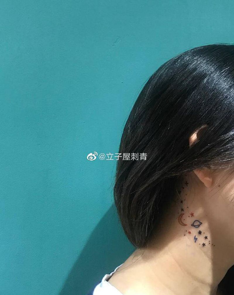 星星纹身图片_颈部纹身图案