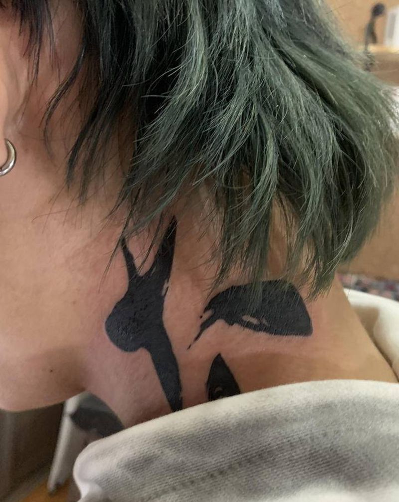 太纹身图片_颈部水墨书法纹身图案