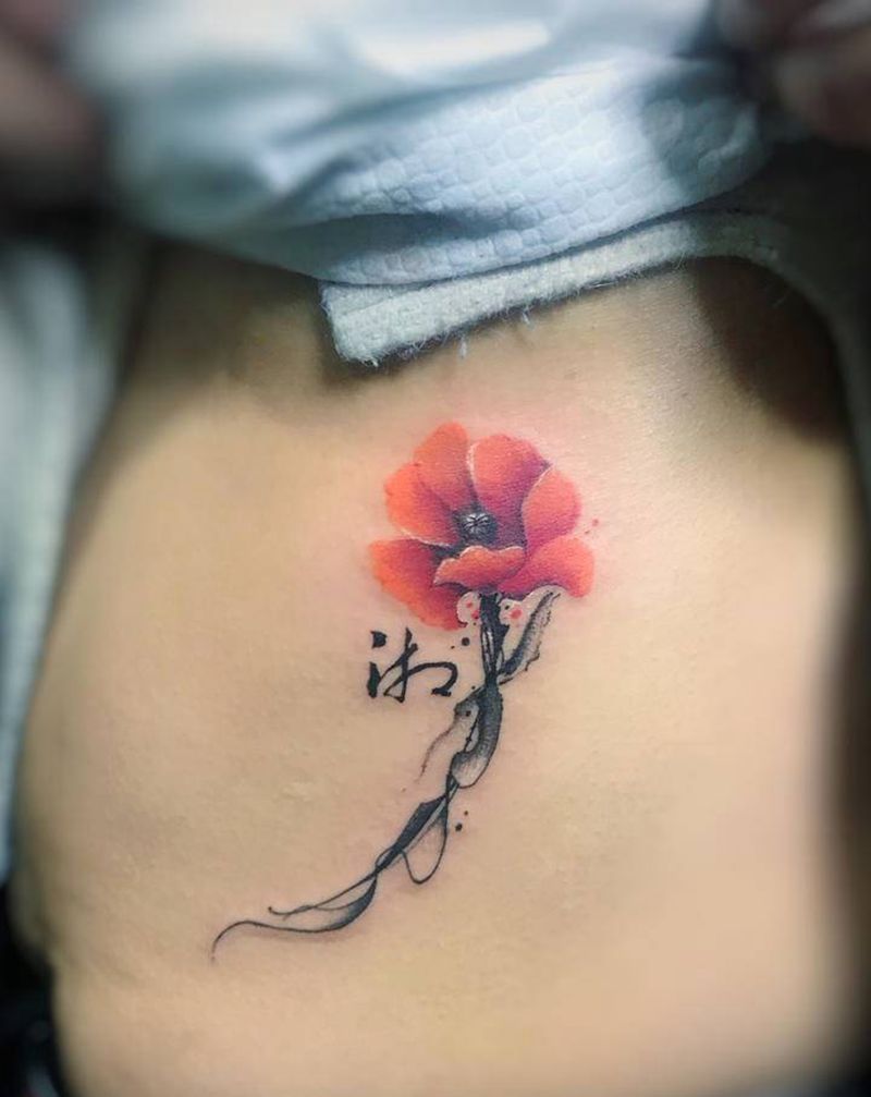 罂粟花纹身图片_腰部腹部水彩水墨纹身图案