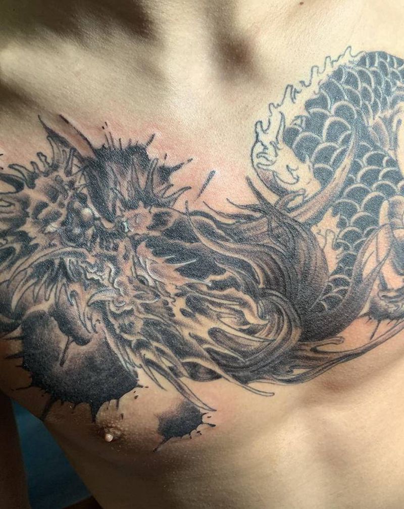 花胸水墨纹身图片_胸部水墨纹身图案