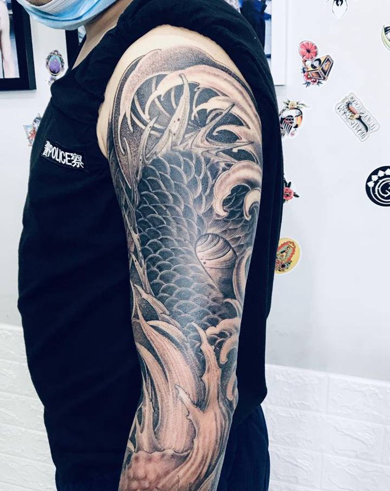 花臂龙纹身图片_手部手臂新传统老传统纹身图案