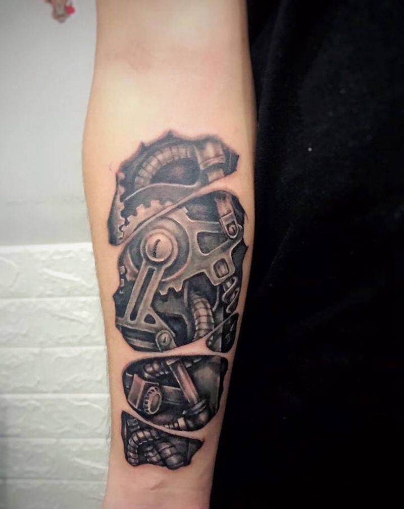 近期作品纹身图片_手部手臂欧美写实新传统纹身图案