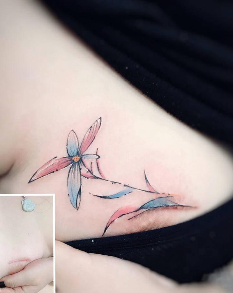 遮盖纹身图片_胸部颈部水彩水墨纹身图案