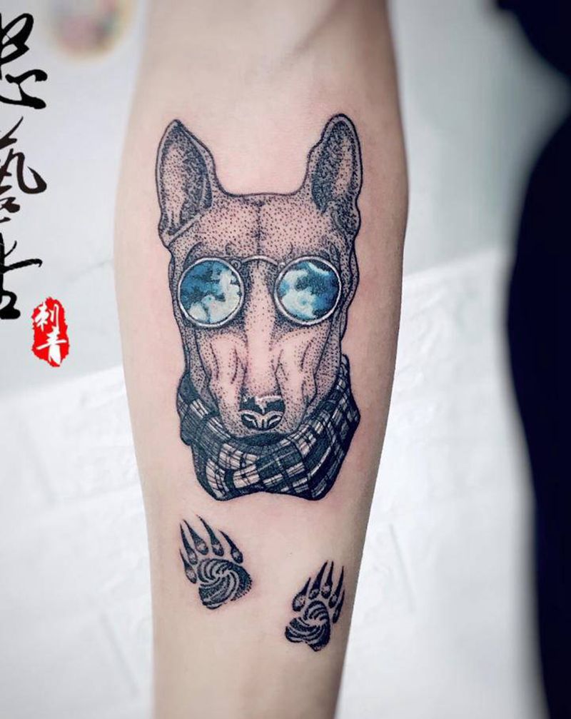 狗先生纹身图片_手部手臂点刺Old School纹身图案