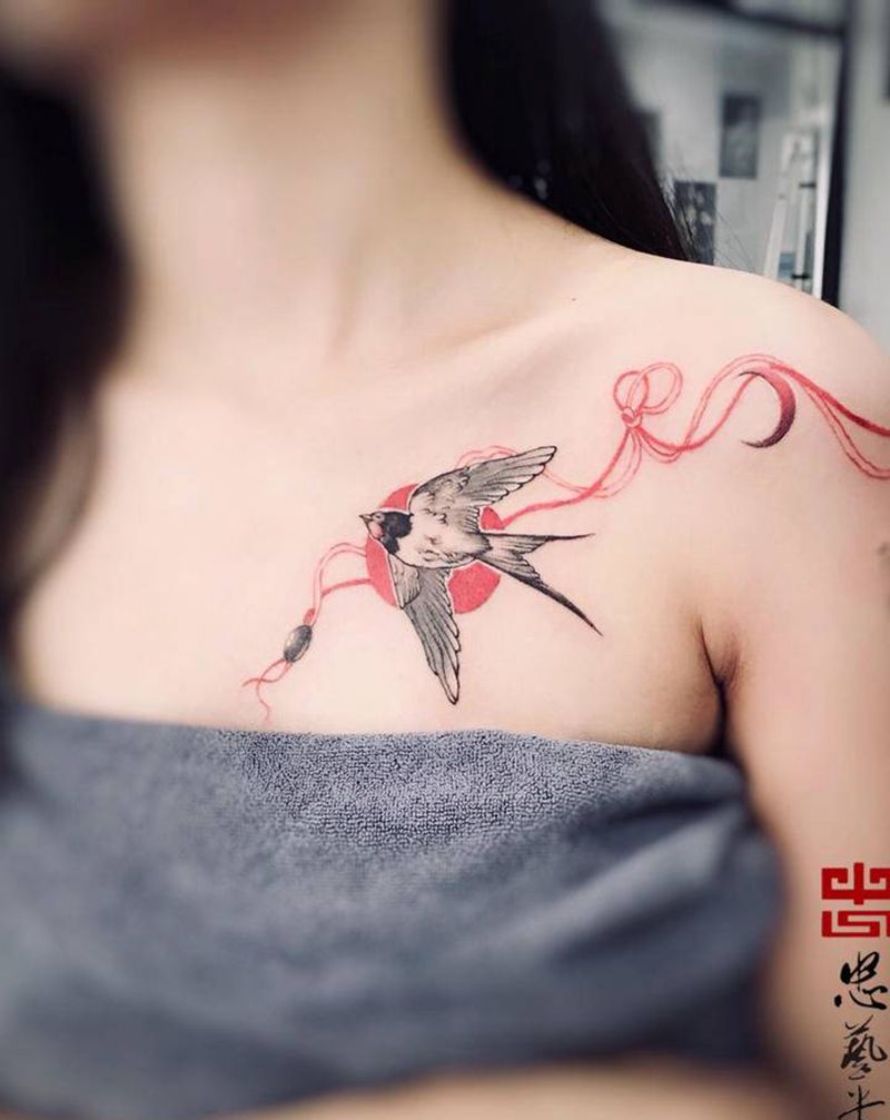 燕纹身图片_肩部胸部水彩欧美写实纹身图案