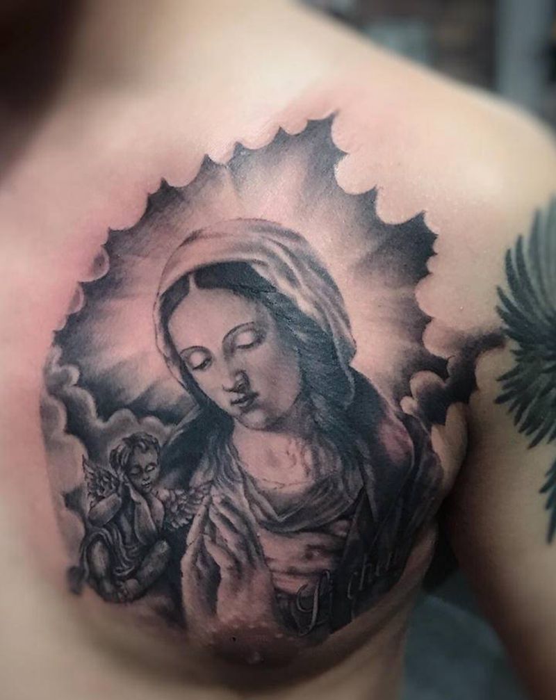 圣母纹身图片_胸部肩部欧美写实新传统纹身图案