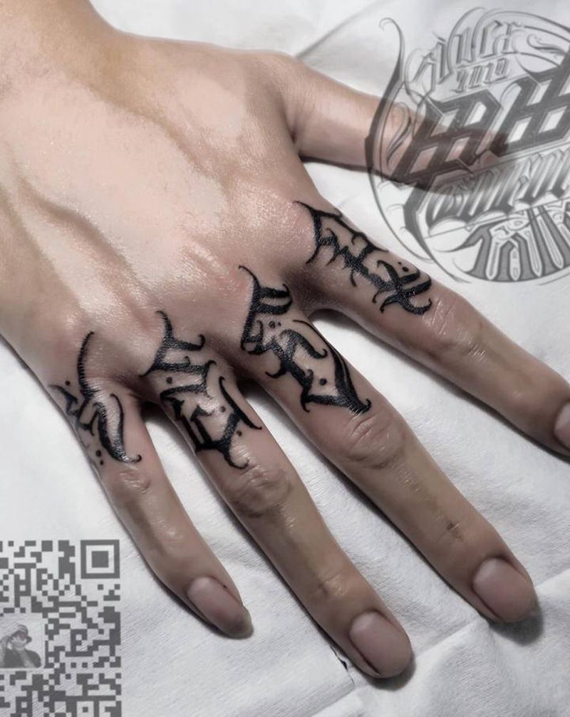 Keep纹身图片_手部花体字纹身图案