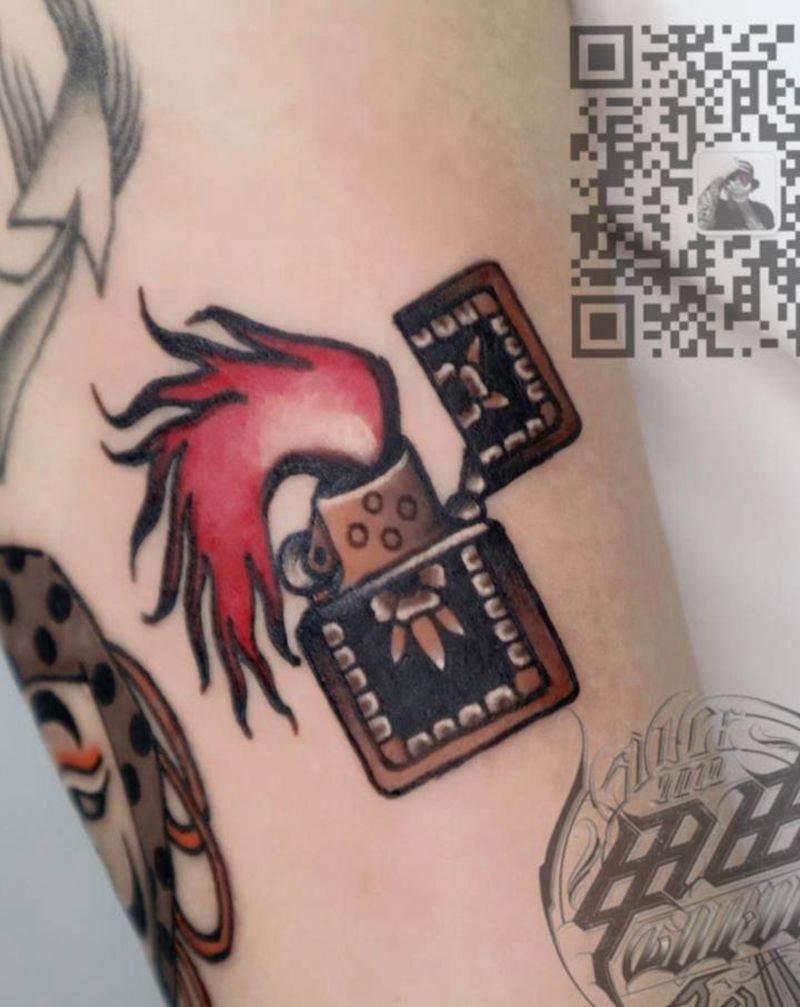 随身带的打火机纹身图片_手臂Old School纹身图案