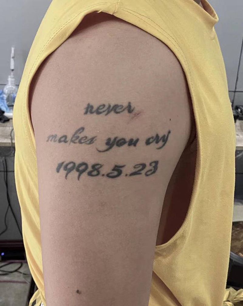 帆船遮盖纹身图片_手臂点刺几何遮盖纹身图案