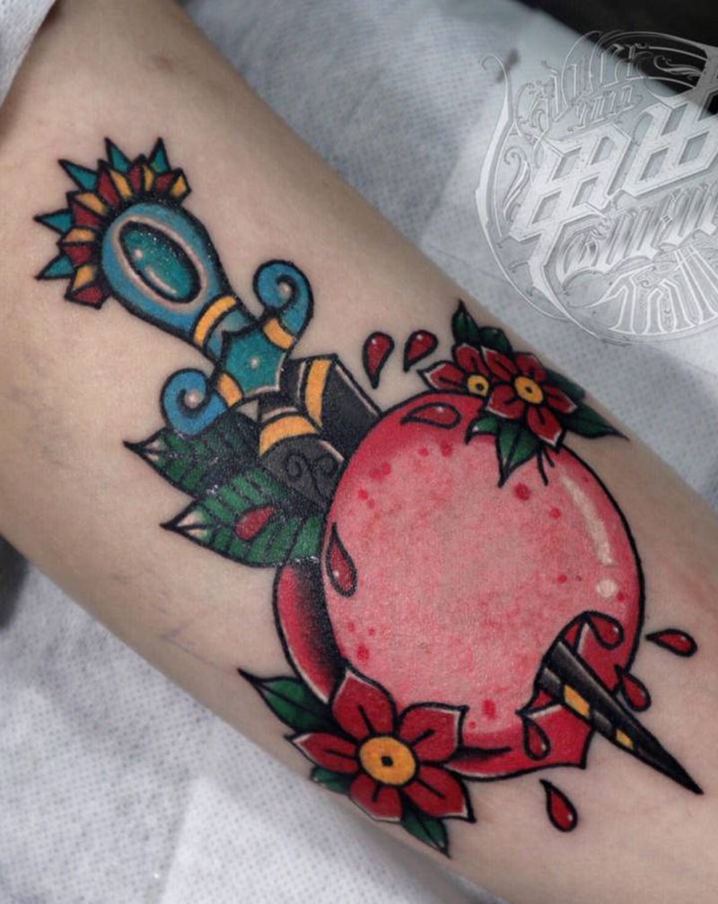 小桃子纹身图片_手臂Old School纹身图案