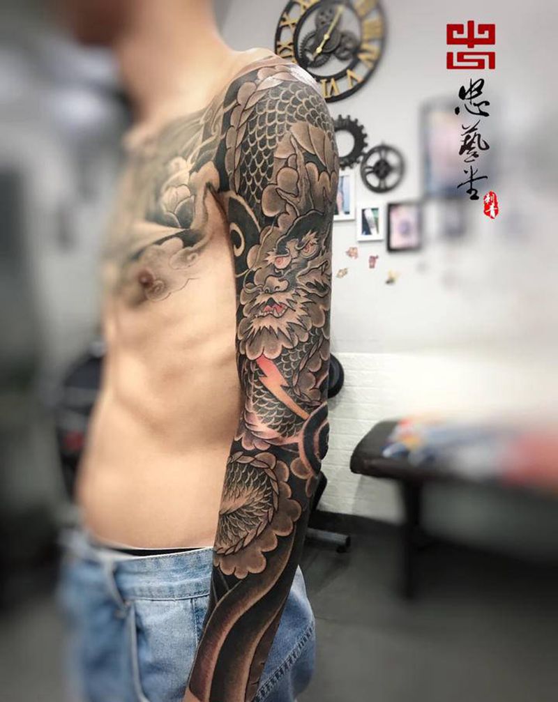 日式花臂纹身图片_手部手臂老传统新传统纹身图案