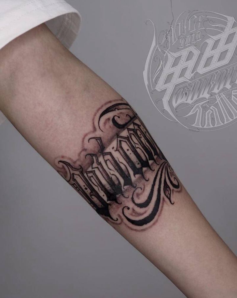 来自一位喜欢杜兰特的小姐姐纹身图片_手臂花体字纹身图案