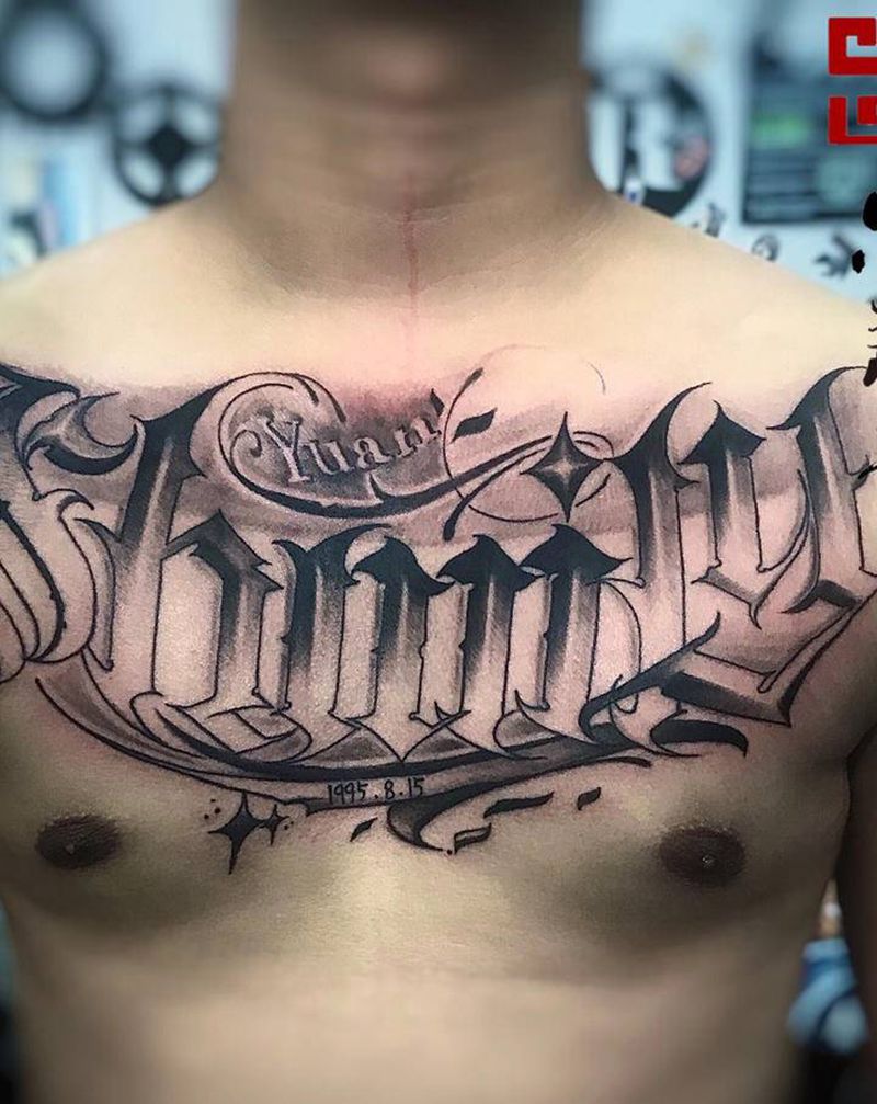 花胸花字纹身图片_胸部腹部花体字Old School纹身图案