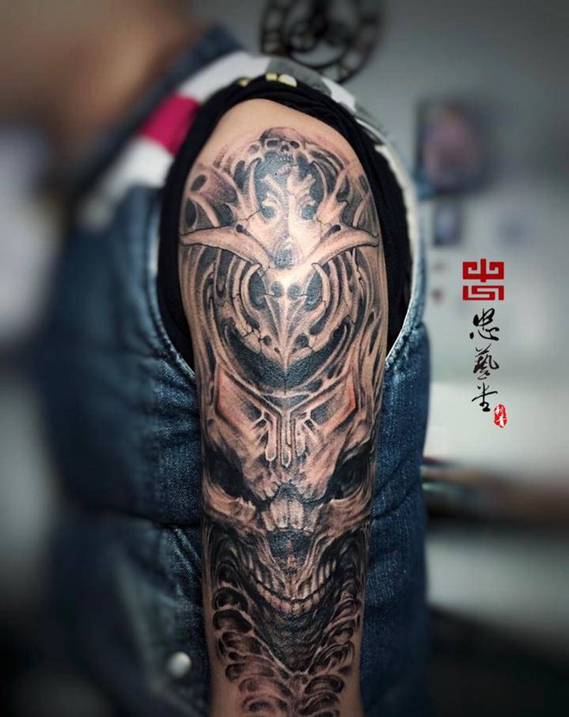 异类骷髅纹身图片_手臂手部欧美写实Old School纹身图案