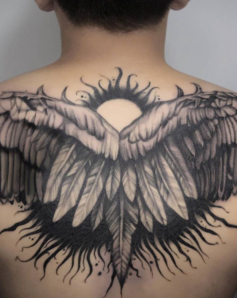 黑夜翱翔纹身图片_背部欧美写实纹身图案