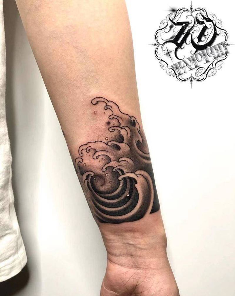 水浪臂环纹身图片_手臂手部新传统水浪纹身图案