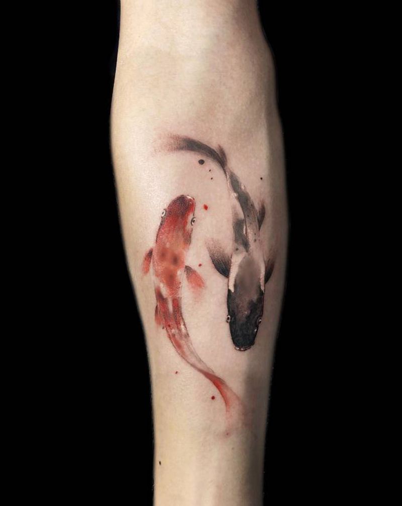 鱼纹身图片_手臂水墨纹身图案