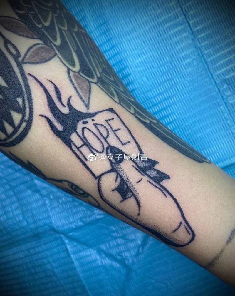 Old school纹身图片_手臂Old School纹身图案