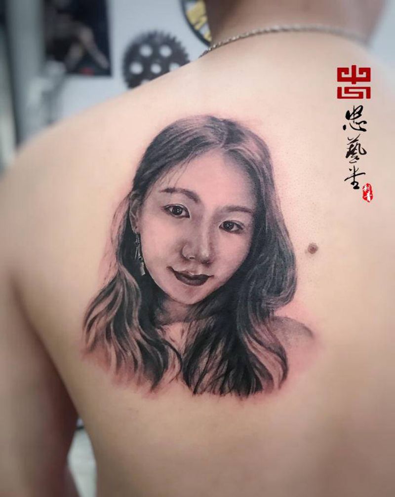 肖像纹身图片_肩部背部欧美写实纹身图案