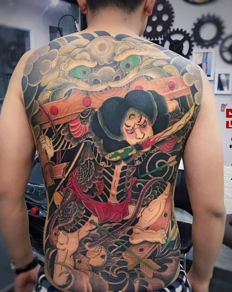 张顺破水门纹身图片_背部肩部老传统新传统纹身图案