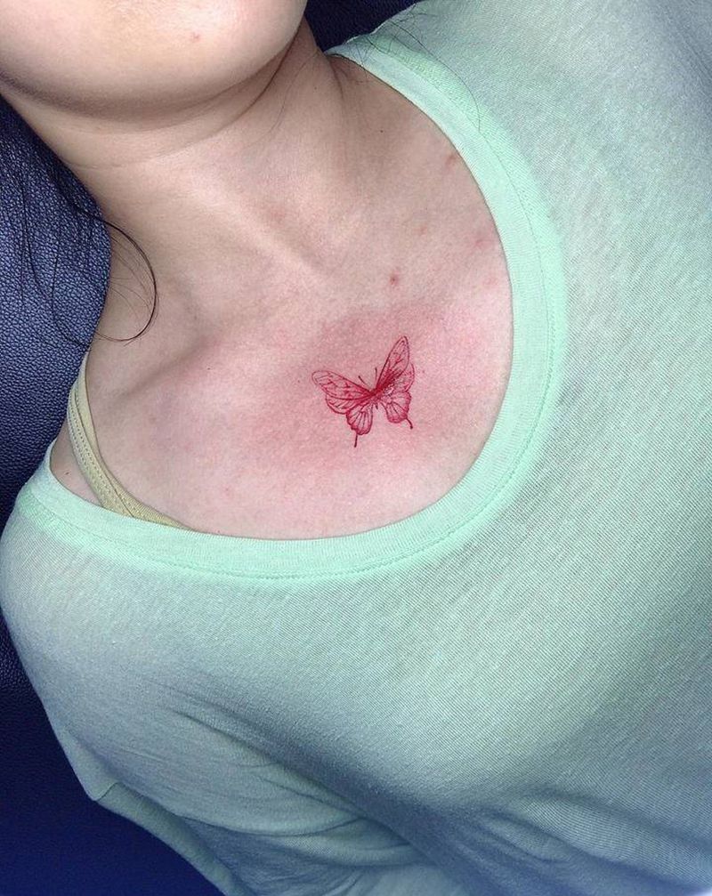蝴蝶纹身图片_胸部纹身图案
