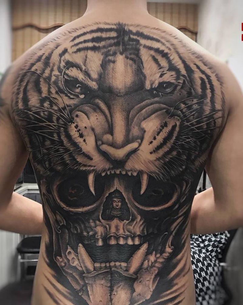 大虎纹身图片_背部肩部欧美写实新传统纹身图案