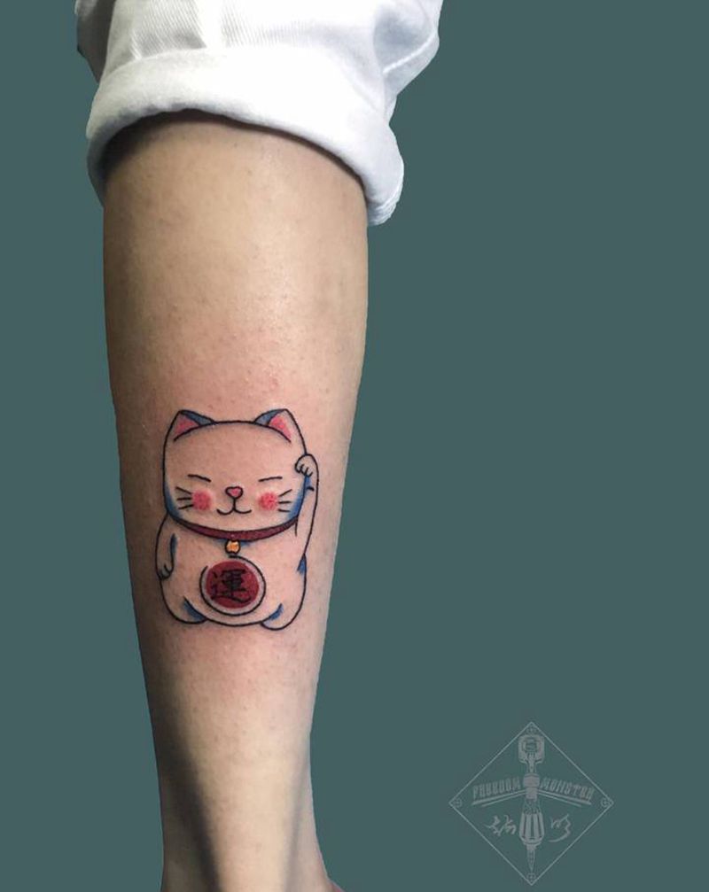 招财猫纹身图片_腿部纹身图案