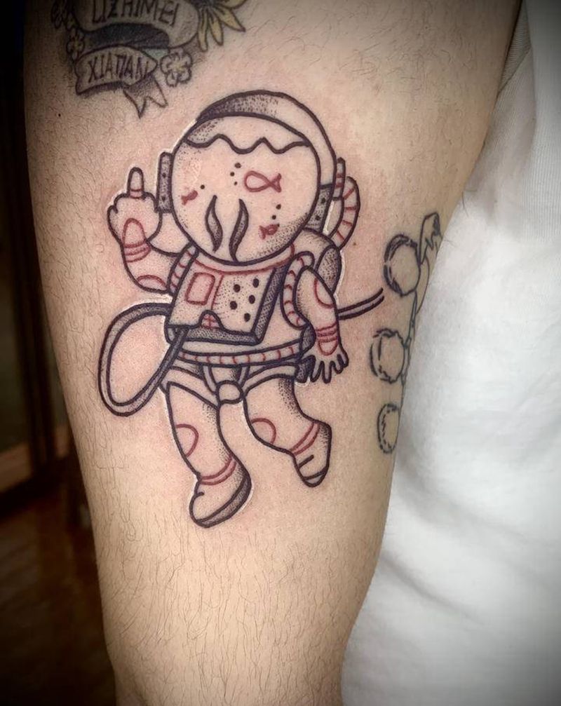 太空人纹身图片_手臂点刺Old School纹身图案