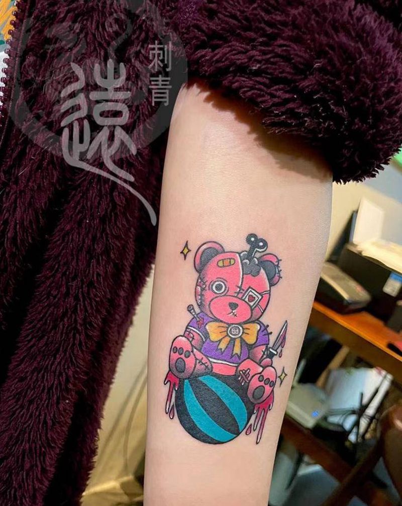 小熊纹身图片_手臂New School纹身图案