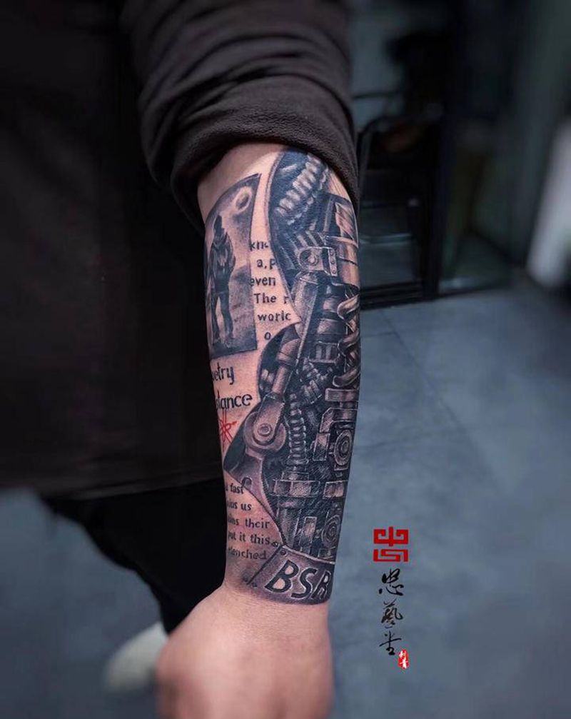机械海报纹身图片_手部手臂欧美写实花体字纹身图案