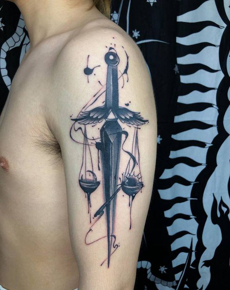 泼墨纹身图片_手臂水墨剑天平纹身图案