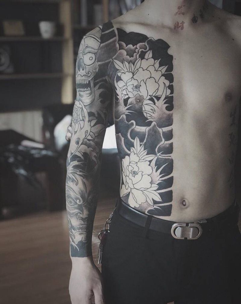 湘西瞳画刺青纹身图片_胸部纹身图案