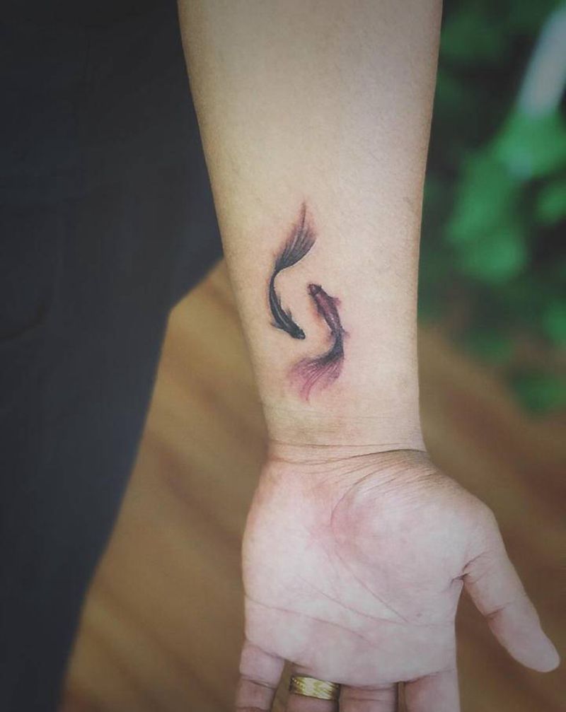 湘西瞳画刺青纹身图片_手部纹身图案