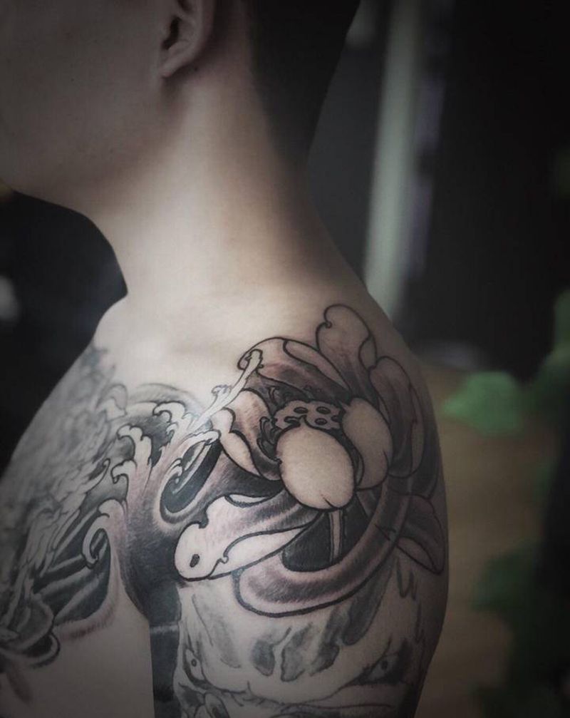 湘西瞳画刺青纹身图片_肩部纹身图案