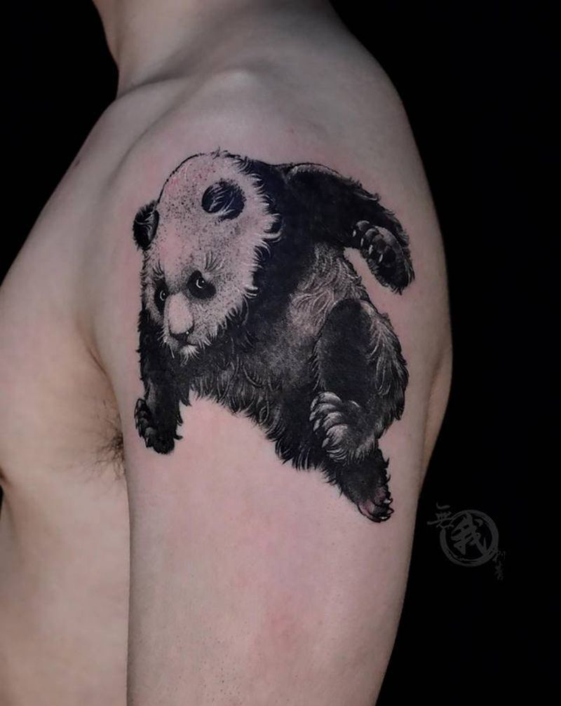 国宝熊猫纹身图片_手部手臂欧美写实纹身图案