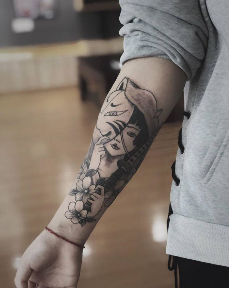 湘西瞳画纹身图片_手部纹身图案