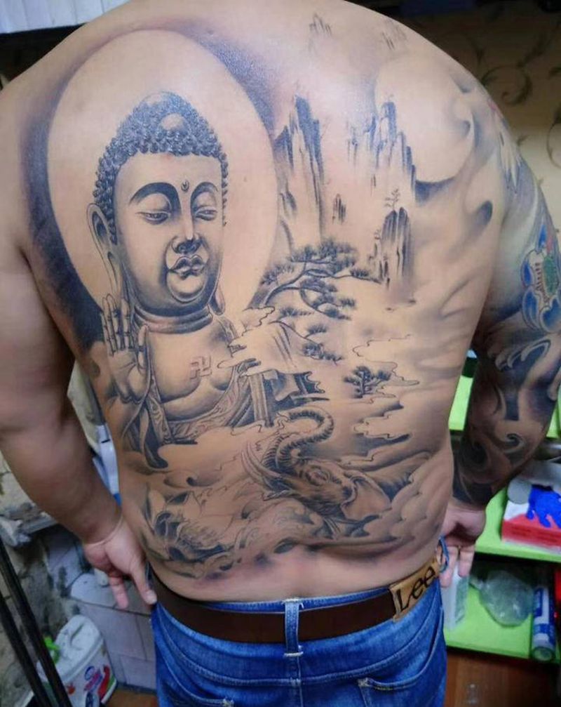 满背佛完成纹身图片_背部肩部老传统新传统纹身图案