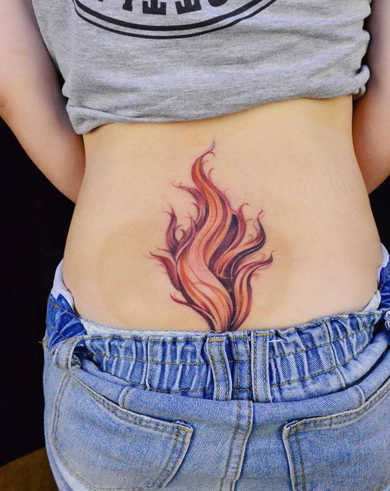 狐狸尾巴纹身图片_臀部腰部水彩水墨纹身图案