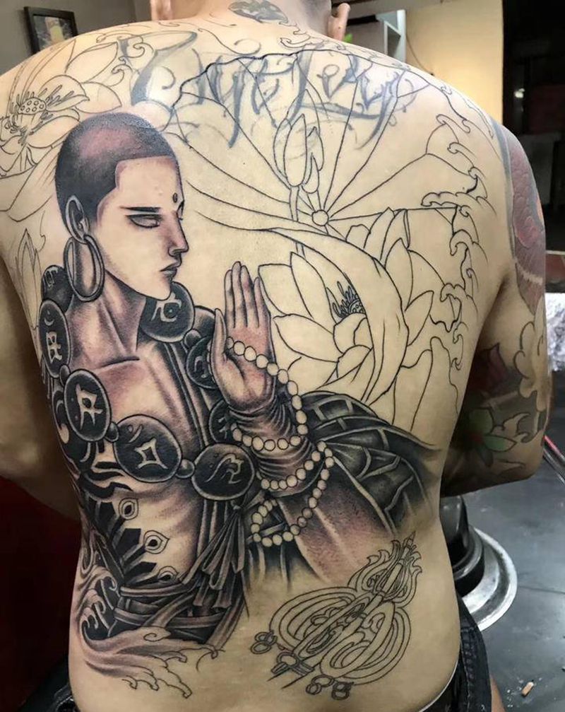 达摩纹身图片_背部纹身图案