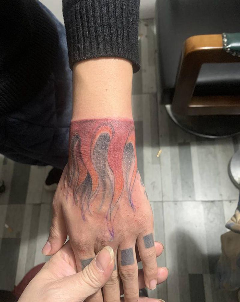 手背图纹身图片_手部老传统纹身图案