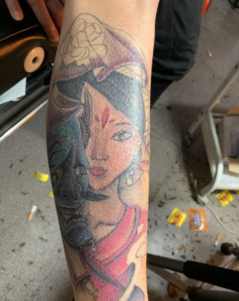 花腿未完成纹身图片_腿部新传统纹身图案