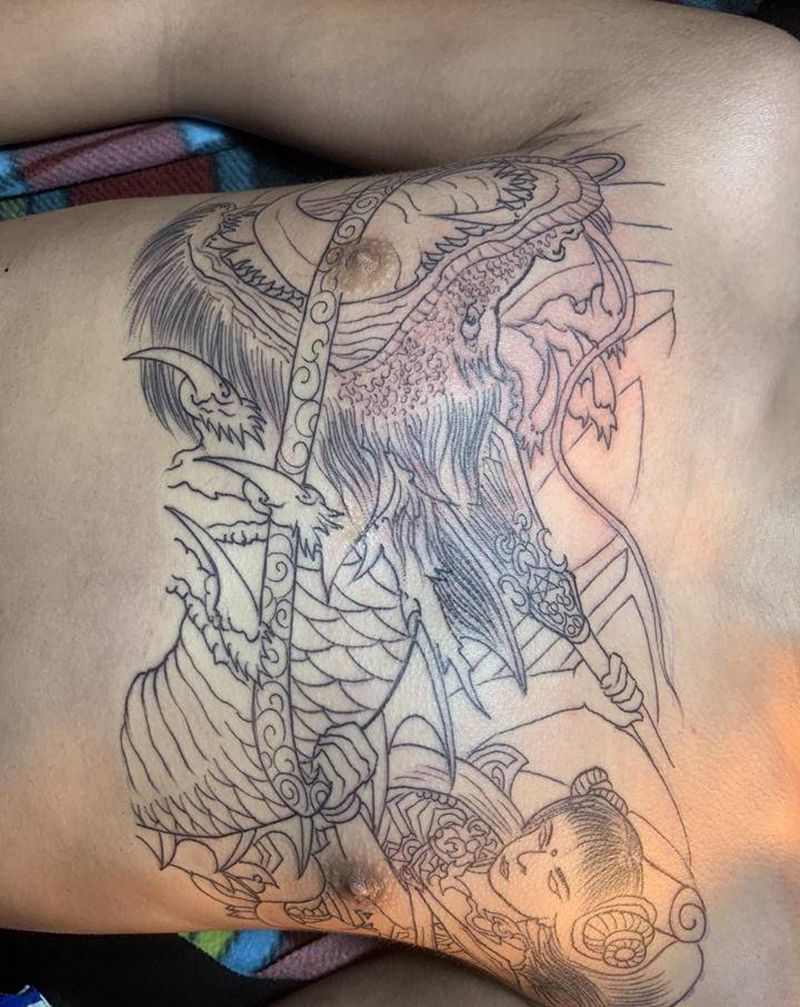 花胸纹身图片_胸部新传统纹身图案